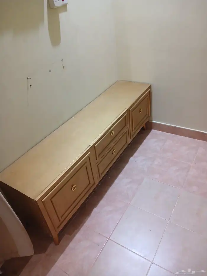 طاولة تليفزيون ممتازة وسعر طيب 0