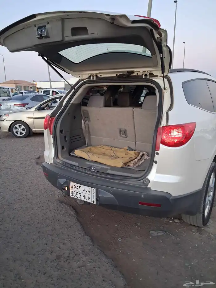 شفروليت ترافيرس 2012 1