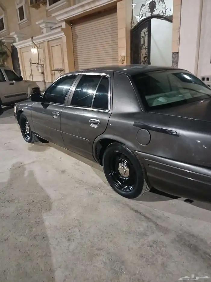 فورد كراون فكتوريا موديل2001 مدني 4