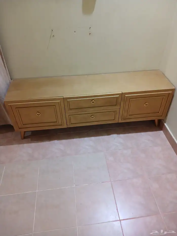 طاولة تليفزيون ممتازة وسعر طيب 1