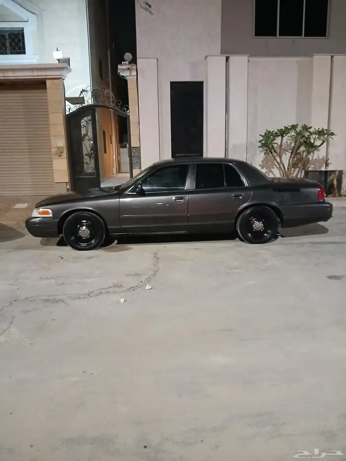 فورد كراون فكتوريا موديل2001 مدني 2