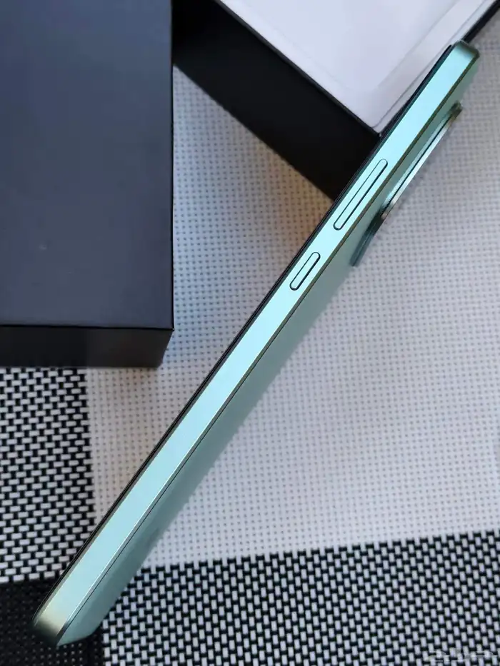 iqoo z9 5g نسخه الشرق الأوسط 1