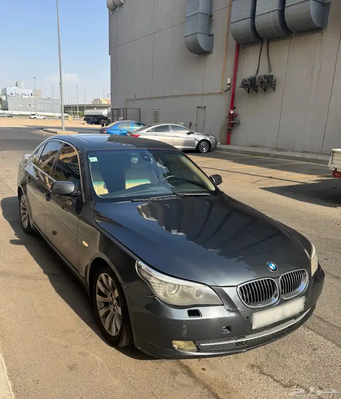 سيارة BMW 523i موديل 2008 أعلى فئة 1
