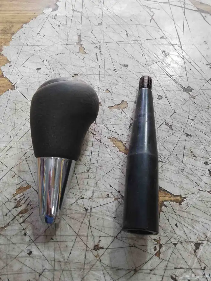 تنجيد وزينه وكهرباء وقطع غيار سيارات. 16