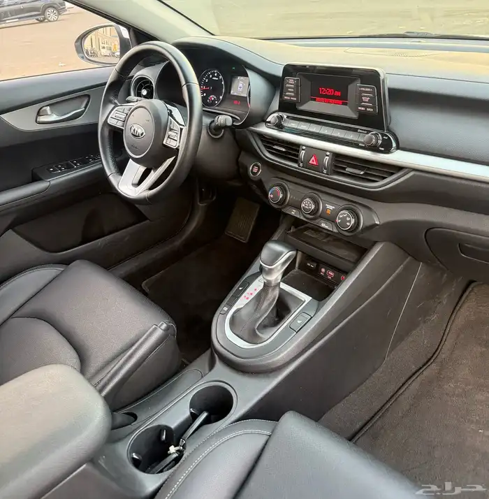 كيا K3 ( بنزين ) 2021 شبه جديدة للبيع 9