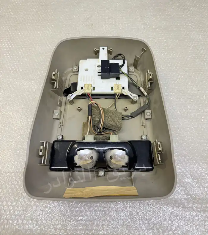 كونسول علوي فورد جراند ماركيز 2008 1