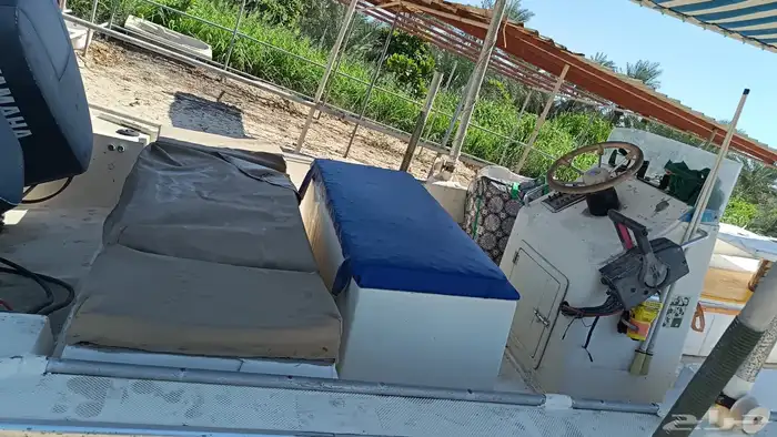 طراد بمحركين للبيع صناعة اماراتية 5