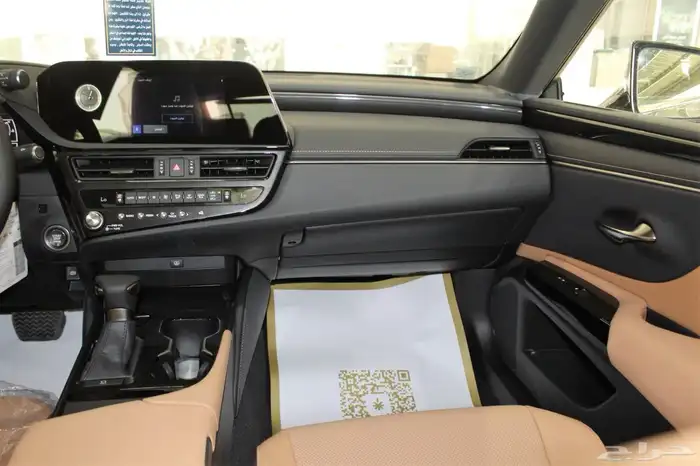 لكزس - ES250 AA-خليجي-2025-جناح-تشغيل عن بعد-ازياق جانبيه 18