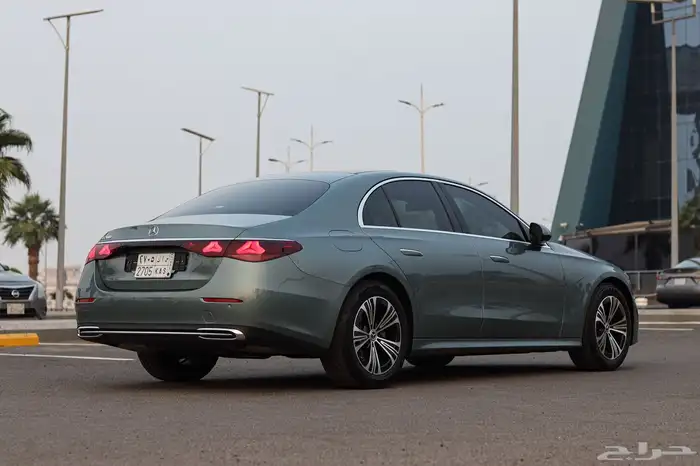 مرسيدس E200 شبه زيرو 7