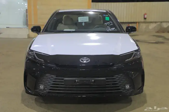 كامري LE فتحة بنزين 2025 جديد اسود 1