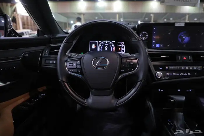 لكزس ES350 DD سعودي عبد اللطيف جميل 2025 شبه الجديد 16