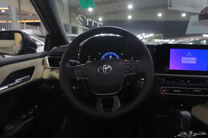 كامري LE فتحة بنزين 2025 جديد اسود 11