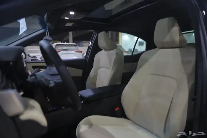 كامري LE فتحة بنزين 2025 جديد اسود 8