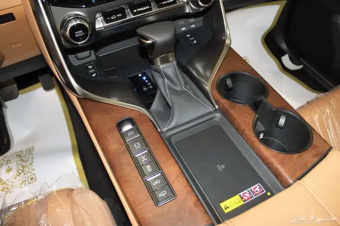 لكزس - LX600 BB - خليجي - 2025 - فل كامل - 25 سماعه 18