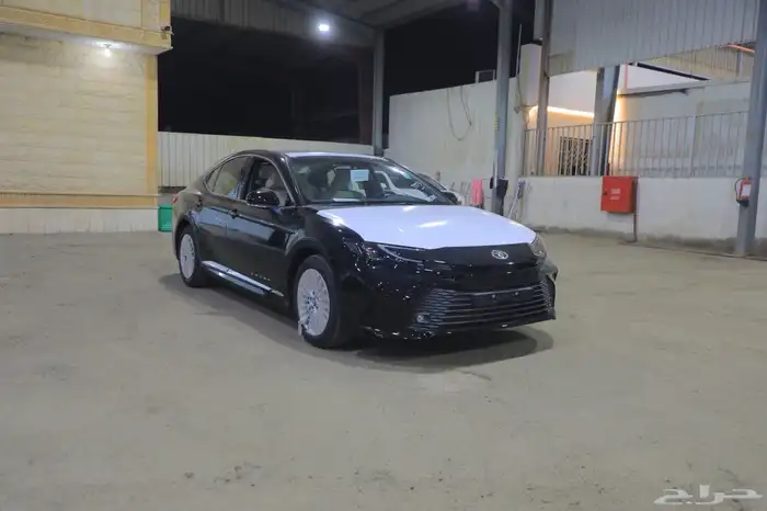 كامري LE فتحة بنزين 2025 جديد اسود 0