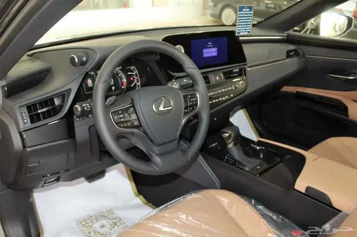 لكزس - ES250 AA-خليجي-2025-جناح-تشغيل عن بعد-ازياق جانبيه 20