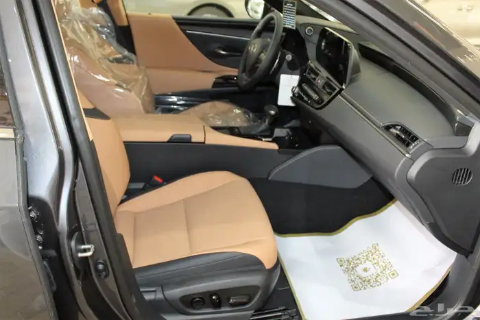 لكزس - ES250 AA-خليجي-2025-جناح-تشغيل عن بعد-ازياق جانبيه 19