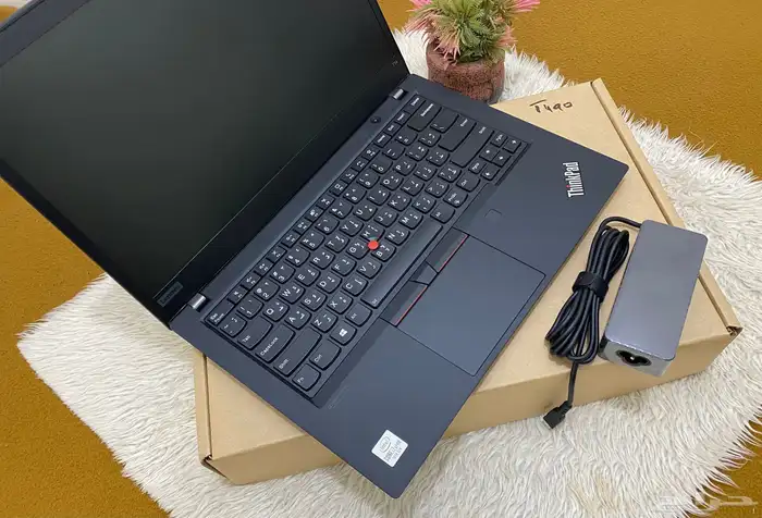 لابتوب لينوفو Thinkpad T14 شاشه لمس كور i7 شبه الجديد 13