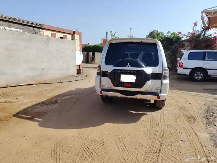 باجيروا 2016 فئه  GLS مستعملة للبيع جير اتوماتيك بنزين ممشى1 8