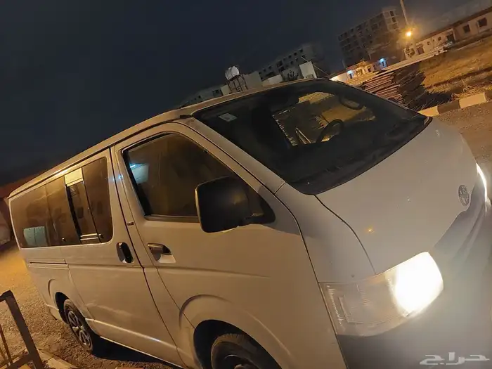 باص تويوتا هايس 1