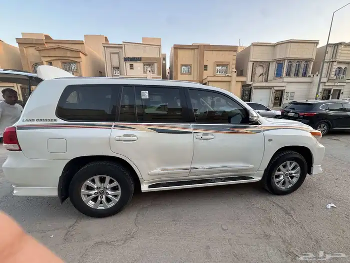 بيع لاندكروزر 2010دبل V8بستون 1