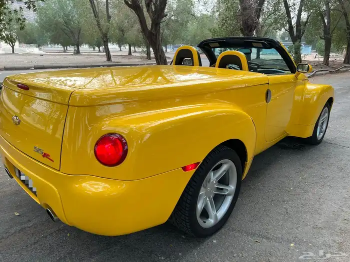 مخزن كشف ونيت بيك اب شيفرولية SSR موديل 2003 21