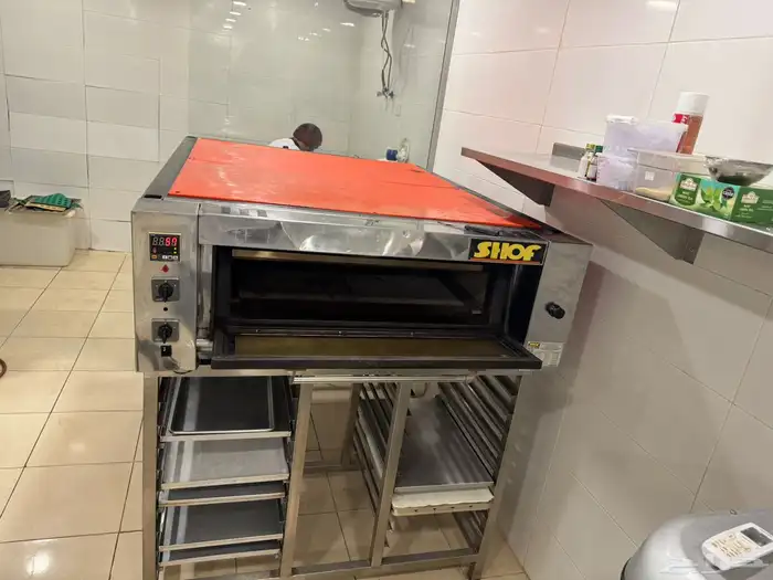 فرن بيتزا نظيف 4