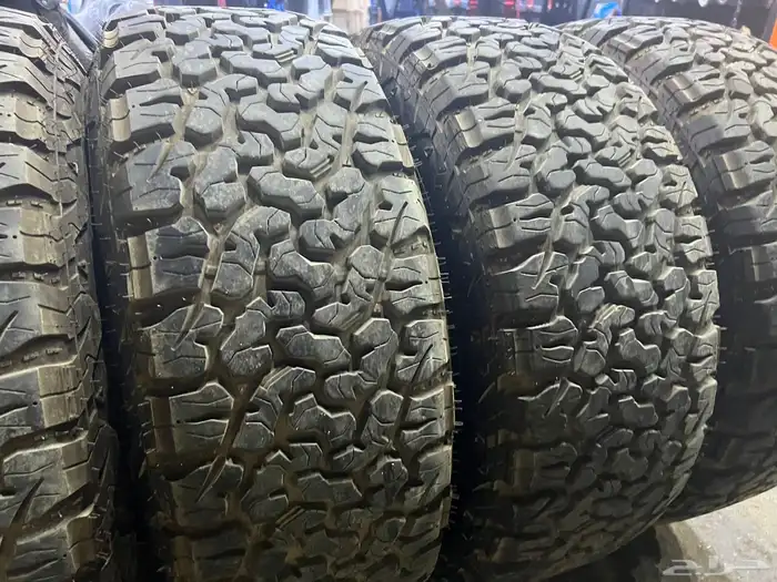 جنوط فيول 6 مسمار مع كفرات ودواي نص حجري مقاس 285 70 17  25 4