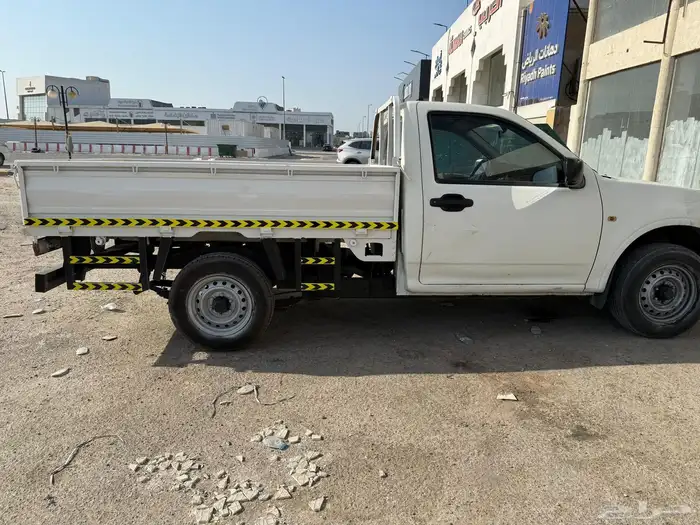 ايسوزو ديماكس 2008 جوانب 4