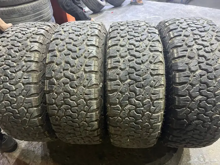 جنوط فيول 6 مسمار مع كفرات ودواي نص حجري مقاس 285 70 17  25 2