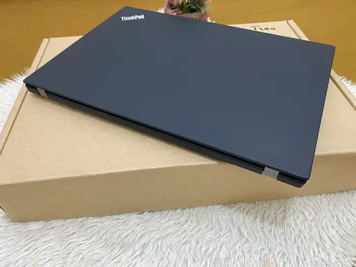 لابتوب لينوفو Thinkpad T14 شاشه لمس كور i7 شبه الجديد 4