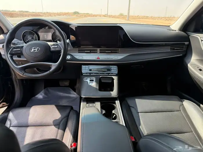 هيونداي ازيرا لون اسود داخلي أسوده ممشى قليل محركات بلد 15