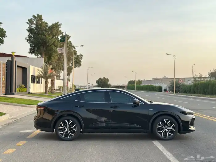 تويوتا كراون بريميوم 2025 شبه جديدة 7