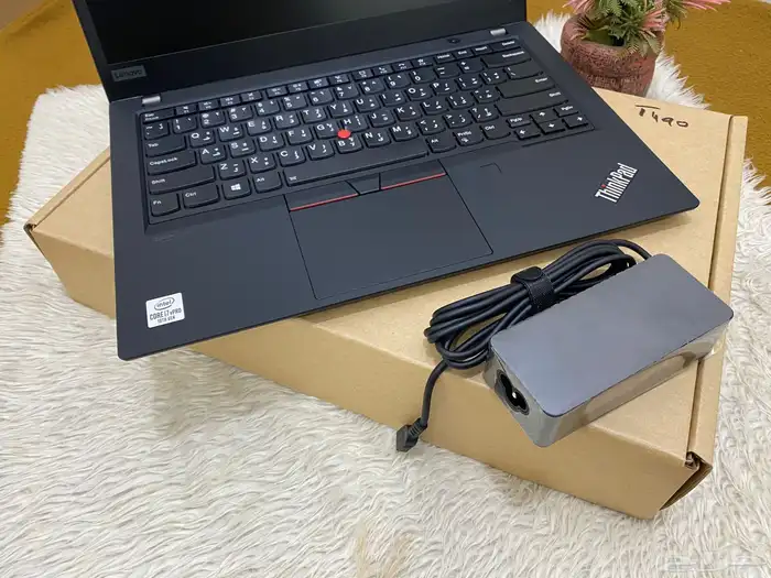 لابتوب لينوفو Thinkpad T14 شاشه لمس كور i7 شبه الجديد 10