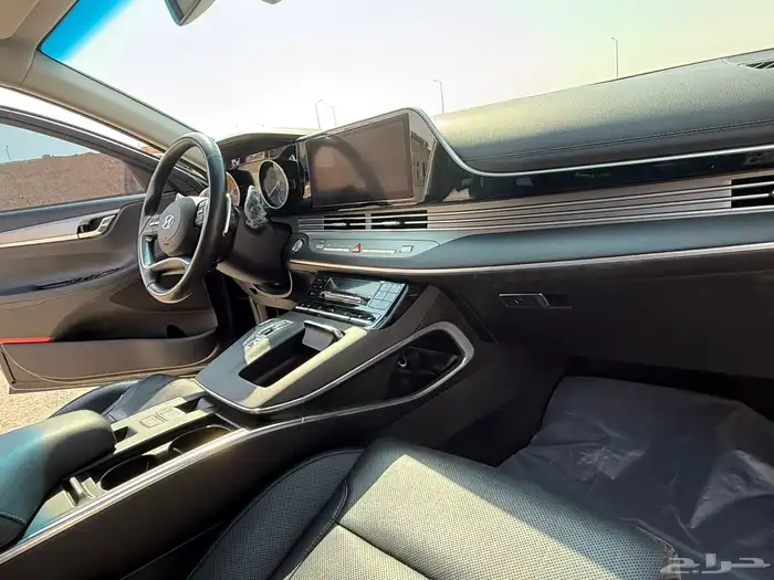 هيونداي ازيرا لون اسود داخلي أسوده ممشى قليل محركات بلد 17