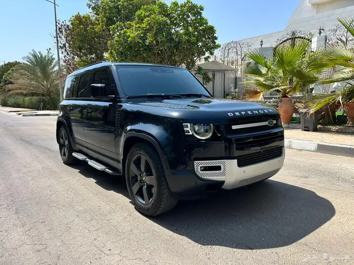 لاند روفر ديفندر موديل 2023 خليجي موجودة بدبي 1