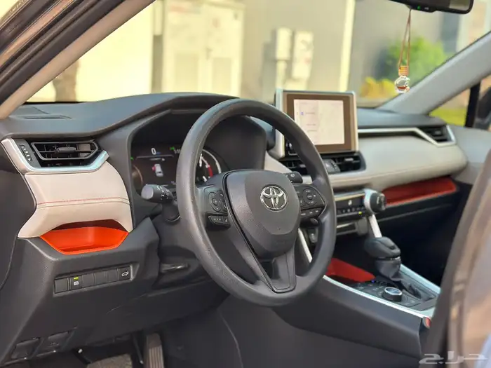 تويوتا راف فور ادفنشر 2024 شبه جديد بنزين 12