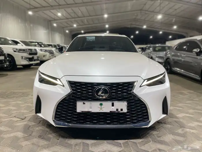 لكزس IS300 2023 1