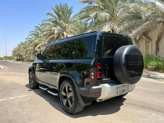 لاند روفر ديفندر موديل 2023 خليجي موجودة بدبي 9