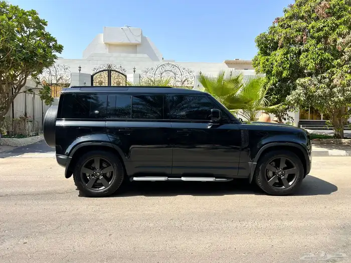 لاند روفر ديفندر موديل 2023 خليجي موجودة بدبي 2