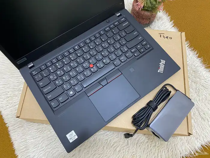 لابتوب لينوفو Thinkpad T14 شاشه لمس كور i7 شبه الجديد 5