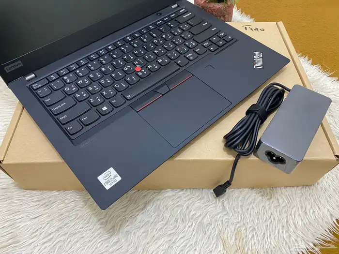 لابتوب لينوفو Thinkpad T14 شاشه لمس كور i7 شبه الجديد 8