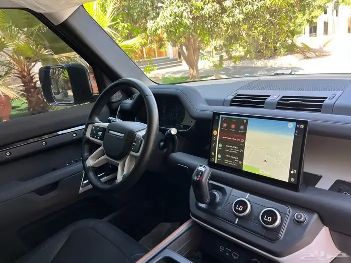 لاند روفر ديفندر موديل 2023 خليجي موجودة بدبي 5