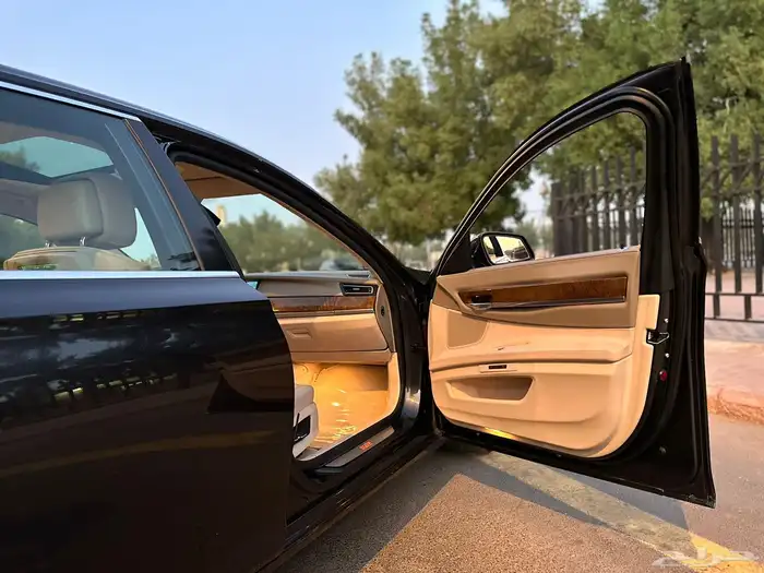 بي ام دبليوiL730 29