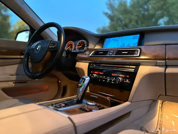 بي ام دبليوiL730 8