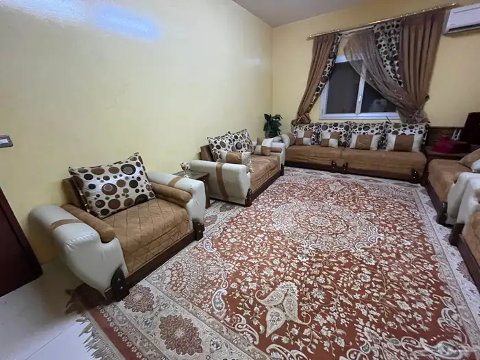 مجلس فاخر ونضيف 13 شخص مع الستاره و السجاد تركي للبيع كامل 1