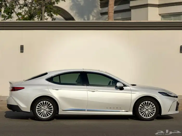 كامري 2025 LE بنزين 6