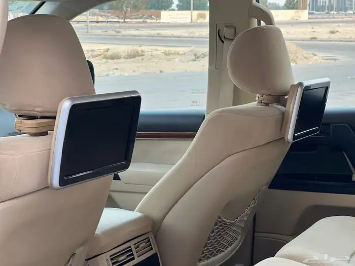 جيب لاندكروزر جكس ار مديل 2017 الممشى 288 11