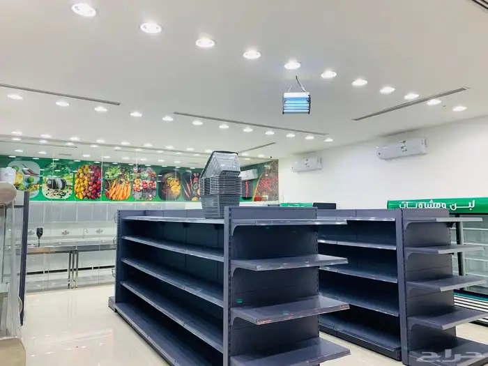 رفوف مستعملة نظيفة جدا  للبيع 0