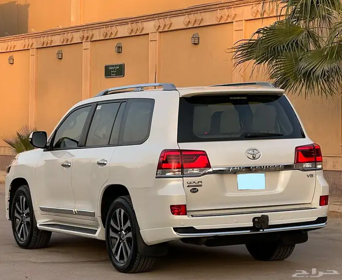 تويوتا لند كروزر GXR سعودي 4